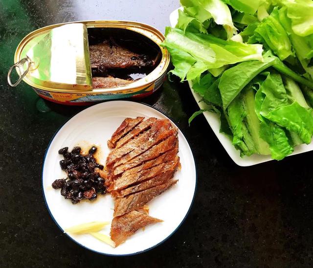 豆豉鯪魚油麥菜最好吃的做法（一定要收藏的豆豉鯪魚炒油麥菜做法）(2)