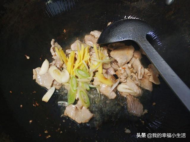 家常木耳炒肉的16種做法（春節拿手菜之木耳炒肉）(5)