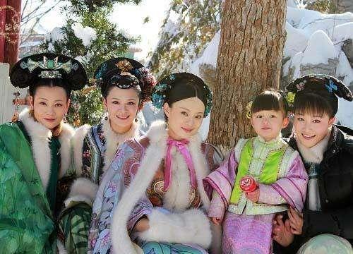 趙薇“女兒”近照：4年不見長成大姑娘，清純靚麗顏值不輸關曉彤